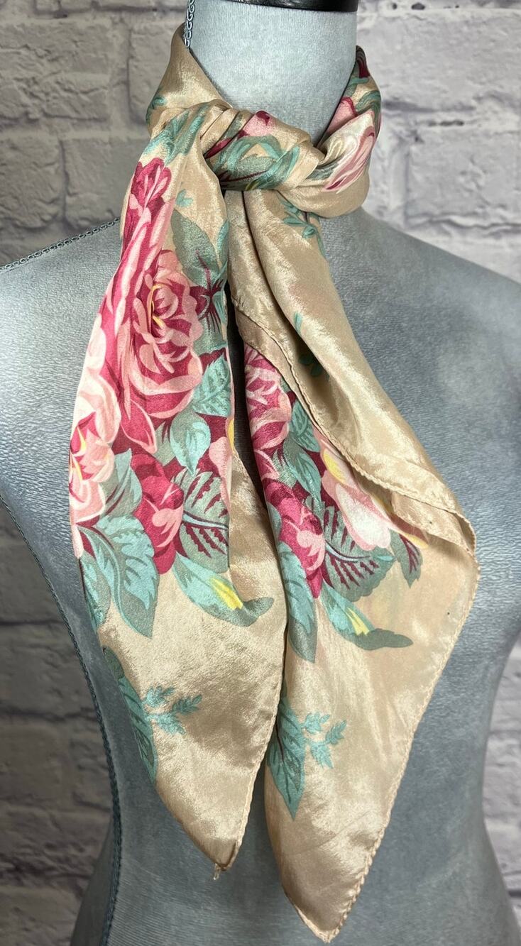 Echo 100% silk rose motif scar